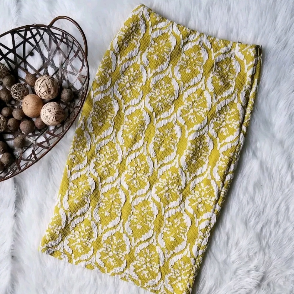 Lucy Paris yellow and white pencil skirt